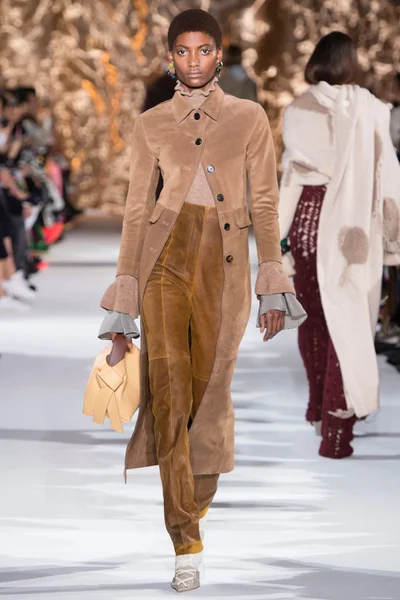 Look 9